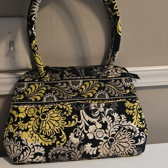 Vera Bradley Large Dome Zipper Shoulder. EUC - Picture 1 of 16